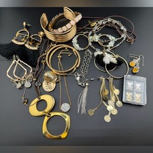 LOT BULK Costume Fashion Gold Tone Earrings Necklaces Bracelets
